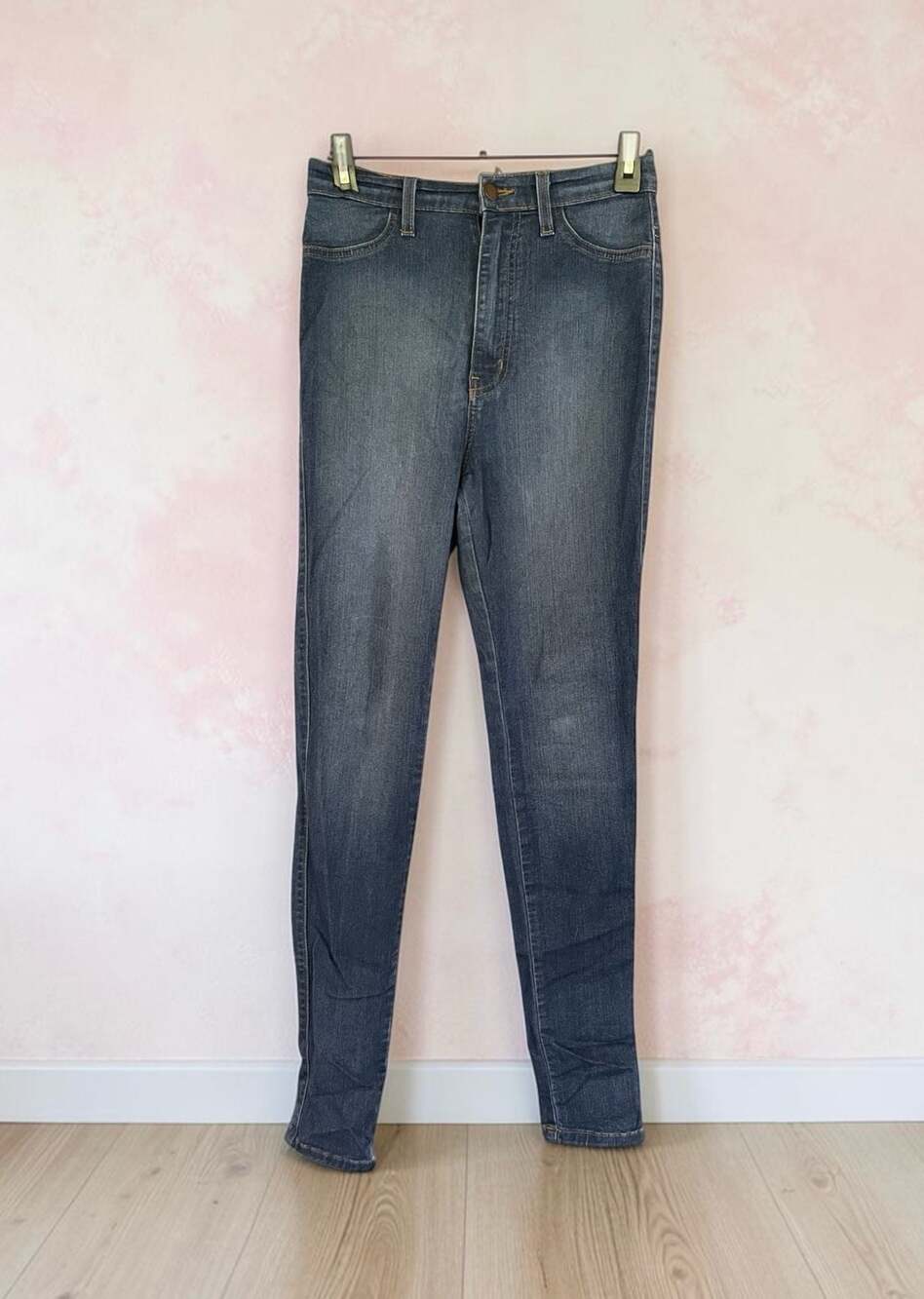 Vibrant M.I.U. High Rise Skinny Jeans, Style #P88, Size 9 (W28)